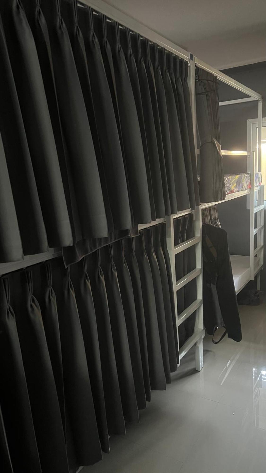 W District Hostel بانكوك المظهر الخارجي الصورة