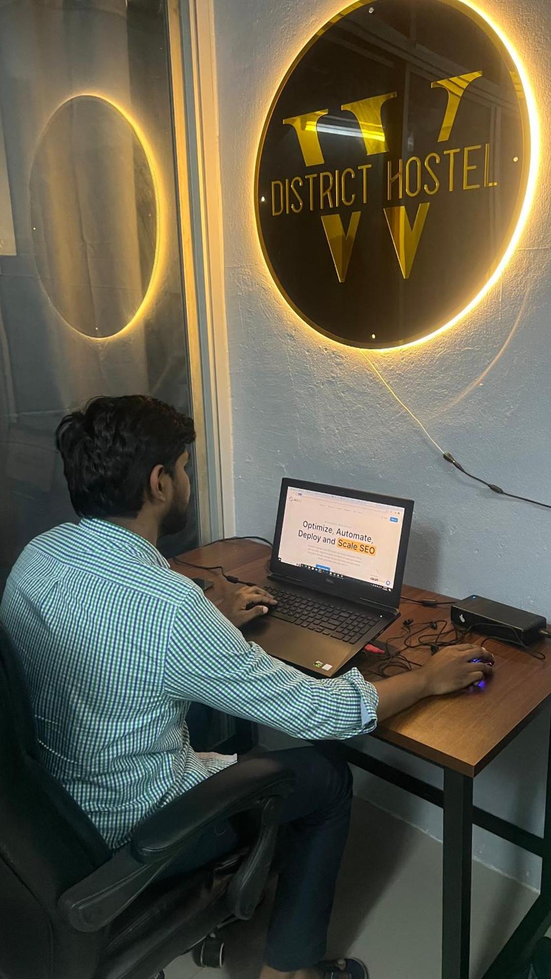 W District Hostel بانكوك المظهر الخارجي الصورة